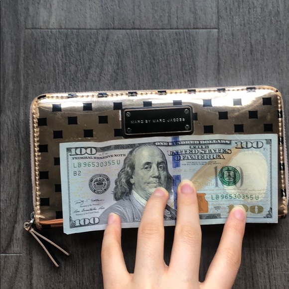 Marc Jacob full size wallet - Picture 2 of 3